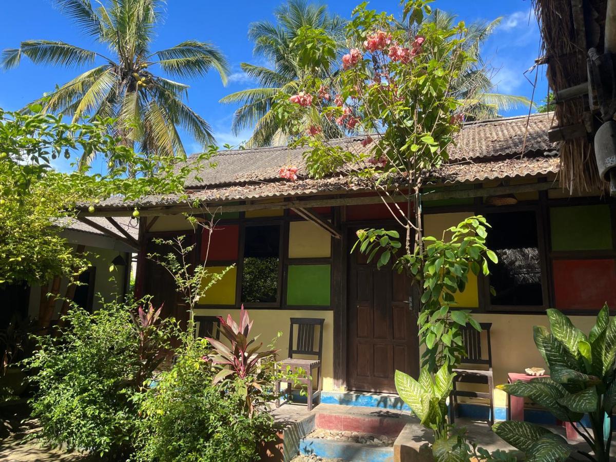 Appartamento Big Daddy'S Surfcamp Pasanggaran Esterno foto