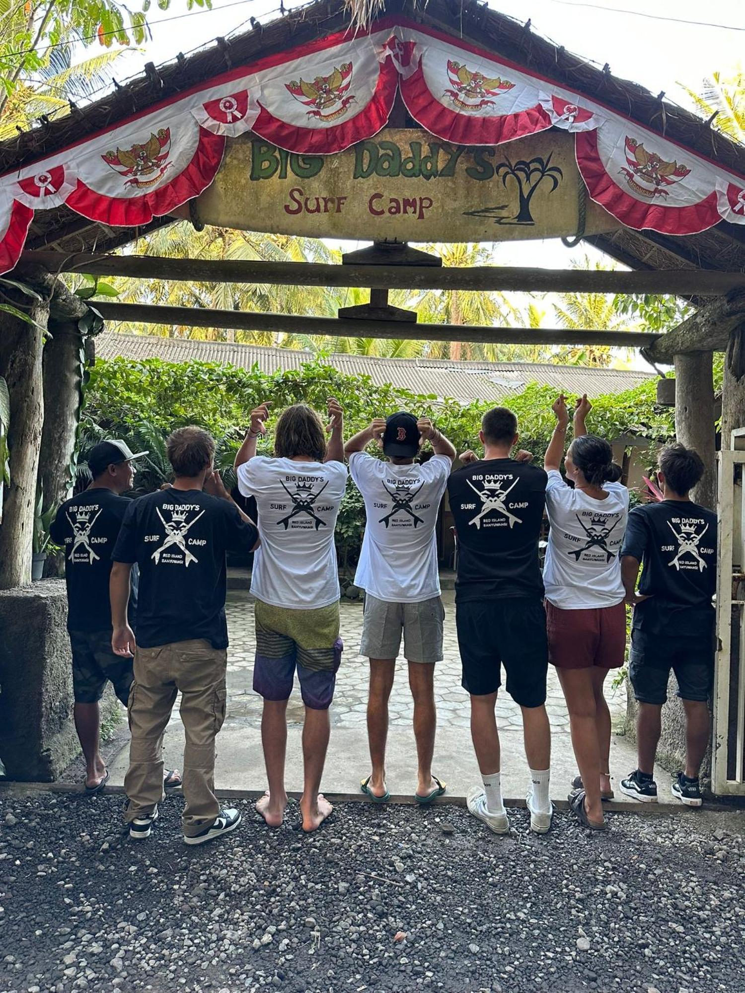 Appartamento Big Daddy'S Surfcamp Pasanggaran Esterno foto